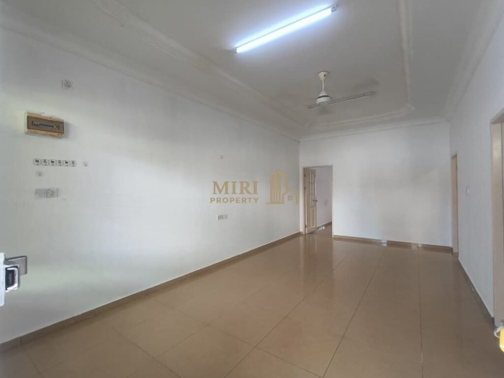 3 Bedrooms 2 Bathrooms 1 Storey Terrace House For Rent At Jalan Pulasan Desa Senadin Miri House For Rent 4 3 Bedrooms 2 Bathrooms 1 Storey Terrace House For Rent At Jalan Pulasan Desa Senadin 2