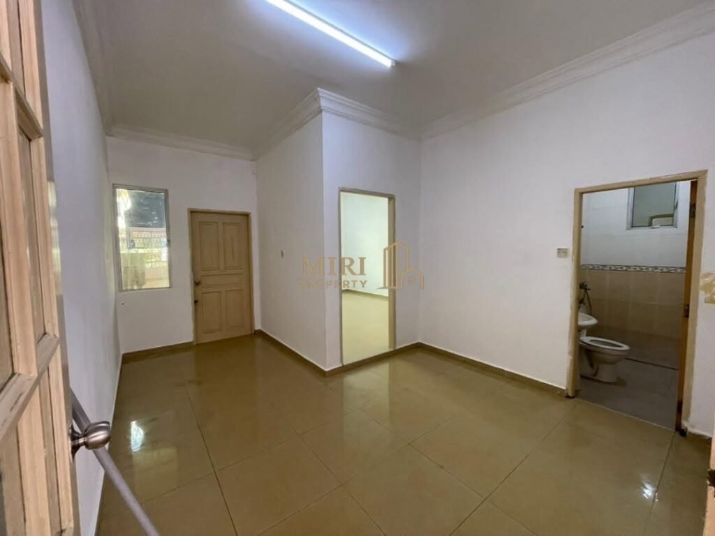 3 Bedrooms 2 Bathrooms 1 Storey Terrace House For Rent At Jalan Pulasan Desa Senadin Miri House For Rent 5 3 Bedrooms 2 Bathrooms 1 Storey Terrace House For Rent At Jalan Pulasan Desa Senadin 3