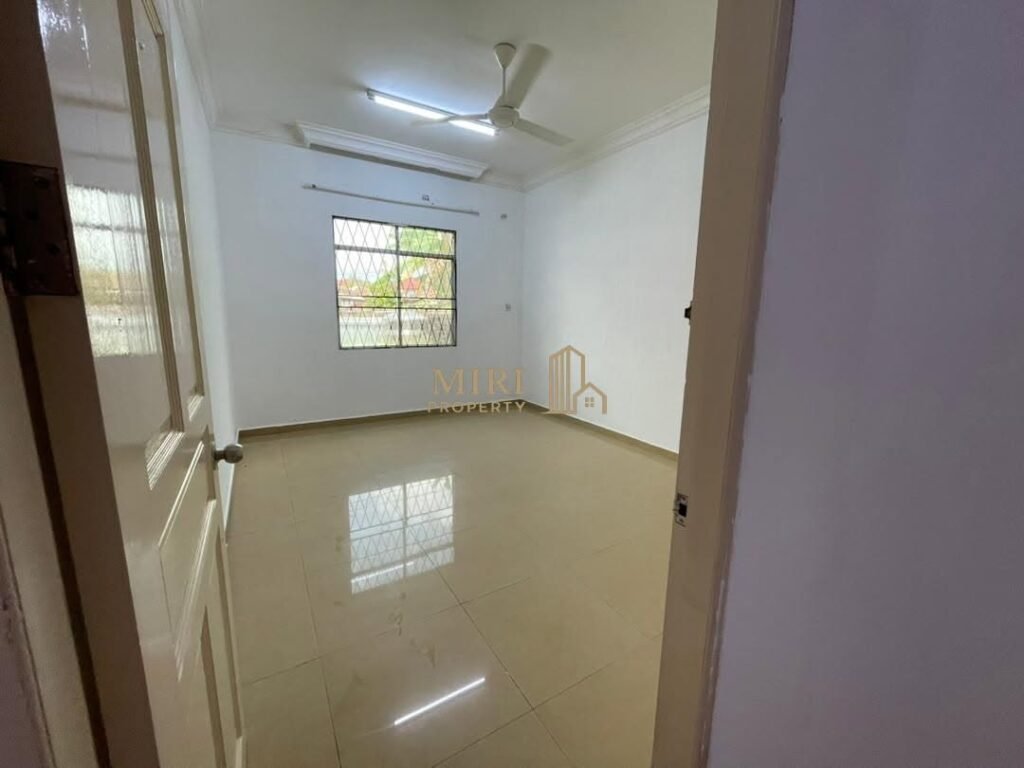 3 Bedrooms 2 Bathrooms 1 Storey Terrace House For Rent At Jalan Pulasan Desa Senadin Miri House For Rent 6 3 Bedrooms 2 Bathrooms 1 Storey Terrace House For Rent At Jalan Pulasan Desa Senadin 4