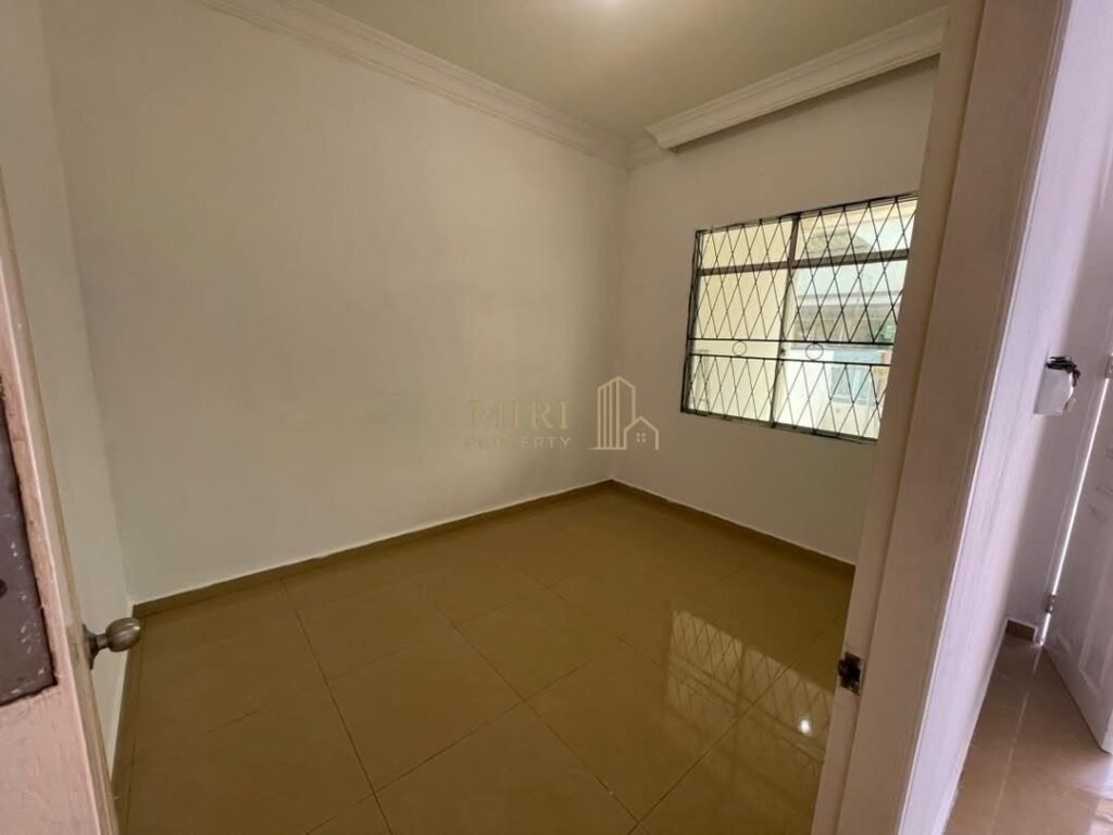3 Bedrooms 2 Bathrooms 1 Storey Terrace House For Rent At Jalan Pulasan Desa Senadin Miri House For Rent 7 3 Bedrooms 2 Bathrooms 1 Storey Terrace House For Rent At Jalan Pulasan Desa Senadin 5