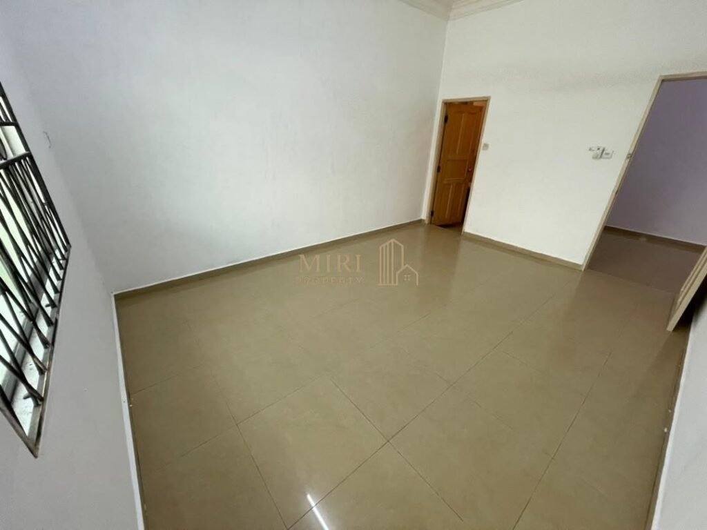 3 Bedrooms 2 Bathrooms 1 Storey Terrace House For Rent At Jalan Pulasan Desa Senadin Miri House For Rent 8 3 Bedrooms 2 Bathrooms 1 Storey Terrace House For Rent At Jalan Pulasan Desa Senadin 6