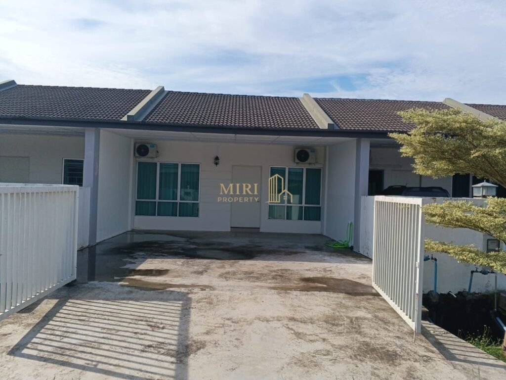 3 Bedrooms 2 Bathrooms Single Storey Terrace House For Rent At South Lake Permyjaya Miri For Rent 3 3 Bedrooms 2 Bathrooms Single Storey Terrace House For Rent At South Lake Permyjaya 1