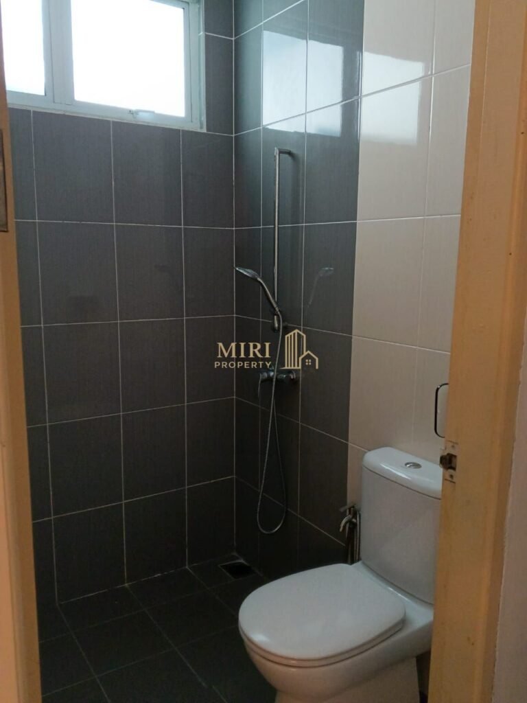 4 Bedrooms 3 Bathrooms 2 Storey Terrace House For Rent At South Lake Permyjaya Miri For Rent 10