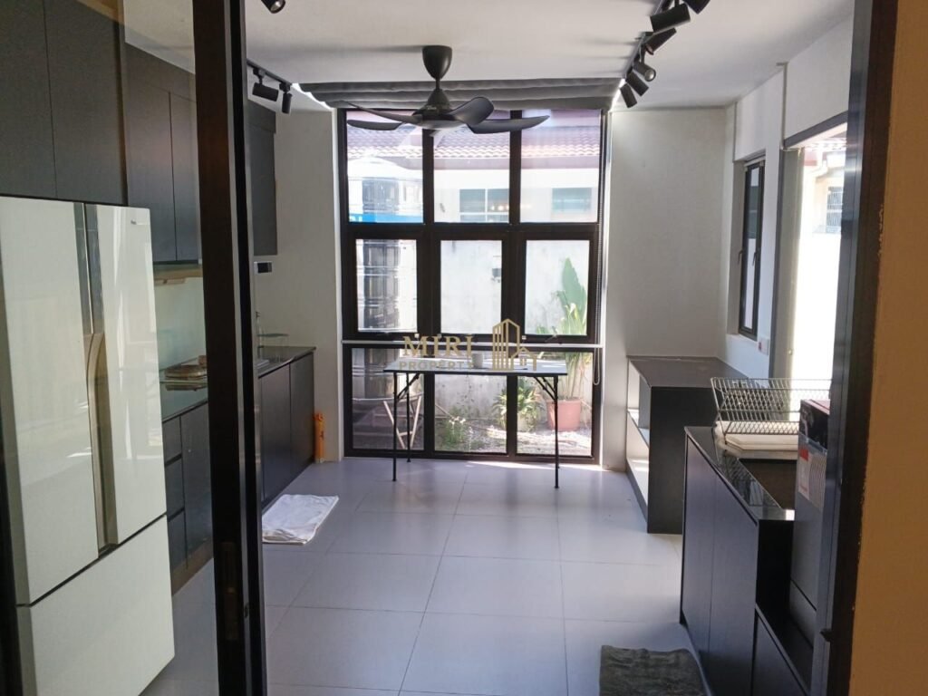 4 Bedrooms 3 Bathrooms 2 Storey Terrace House For Rent At South Lake Permyjaya Miri For Rent 4