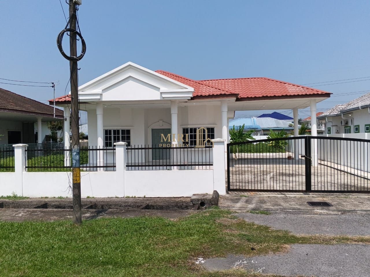 3 Bedrooms 1 Bathrooms 1 Storey Semi Detached House For Rent At Desa Pujut Bandar Baru Permyjaya Miri 1