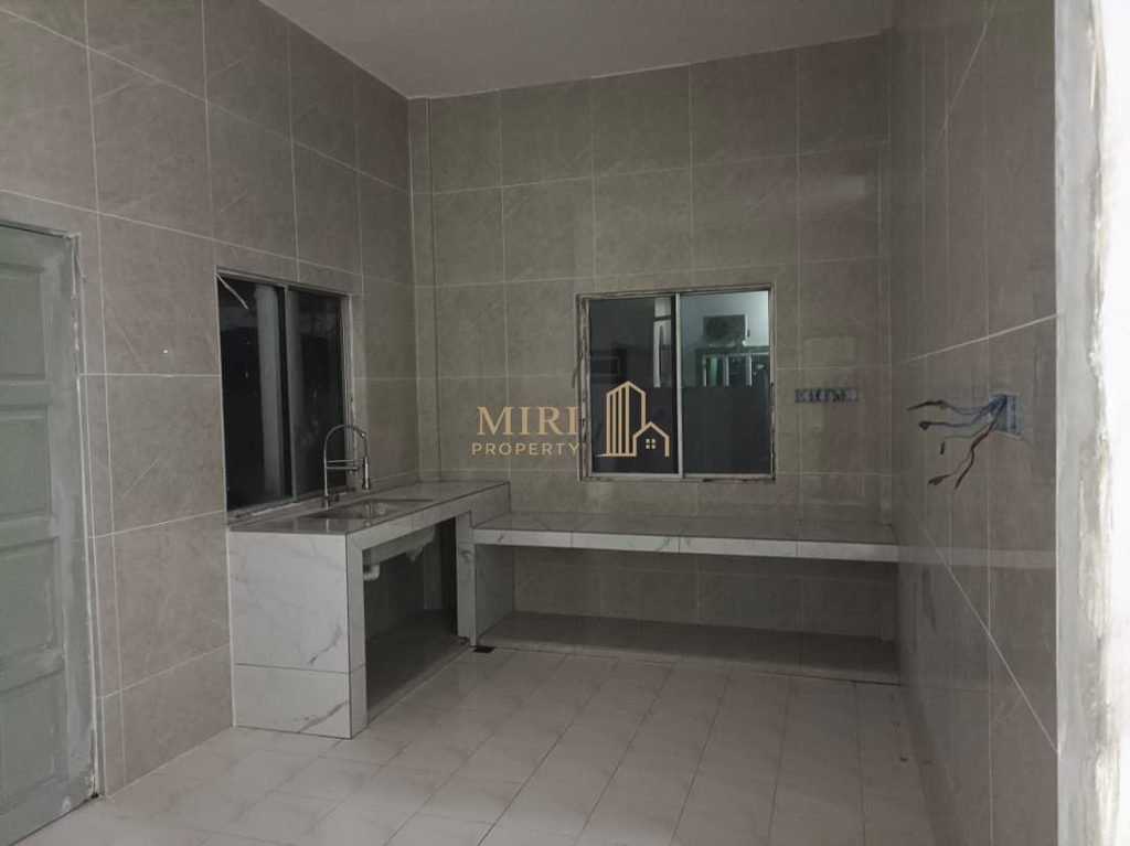 3 Bedrooms 1 Bathrooms 1 Storey Semi Detached House For Rent At Desa Pujut Bandar Baru Permyjaya Miri 2