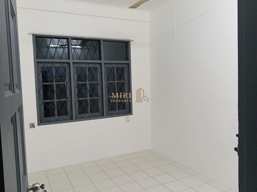 3 Bedrooms 2 Bathrooms 1 Storey Terrace House At Shang Garden Miri House For Rent 10 3 Bedrooms 2 Bathrooms 1 Storey Terrace House At Shang Garden Miri House For Rent 17