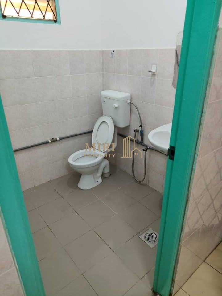 3 Bedrooms 2 Bathrooms 1 Storey Terrace House For Rent At Lorong Desa Senadin 2C Senadin Miri House For Rent 7