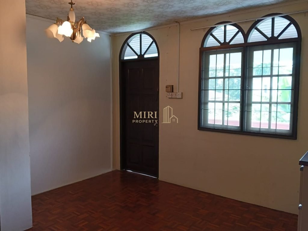 6 Bedrooms 2 Bathrooms 2 Storey Detached House For Rent At Jalan Dato Permaisuri Piasau Miri For Rent 13