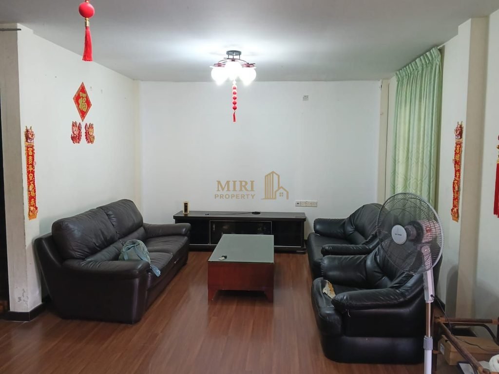 6 Bedrooms 2 Bathrooms 2 Storey Detached House For Rent At Jalan Dato Permaisuri Piasau Miri For Rent 3