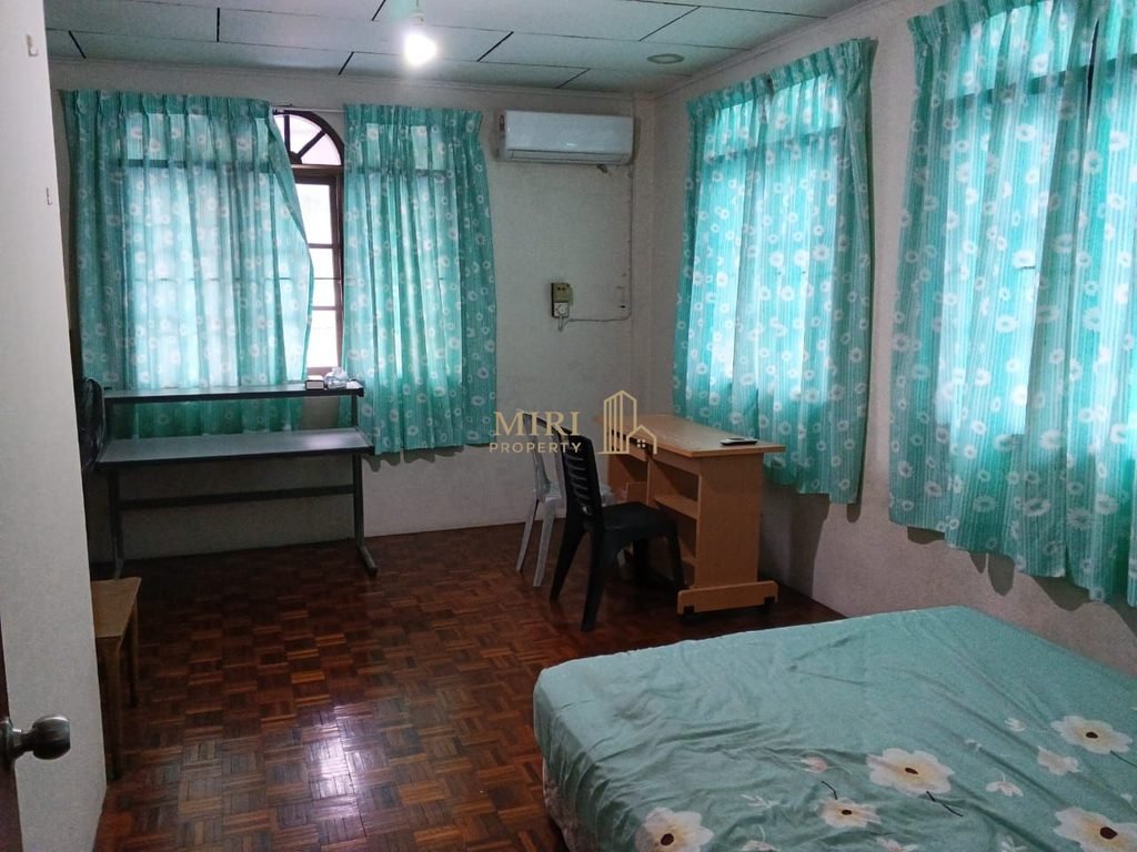 6 Bedrooms 2 Bathrooms 2 Storey Detached House For Rent At Jalan Dato Permaisuri Piasau Miri For Rent 8