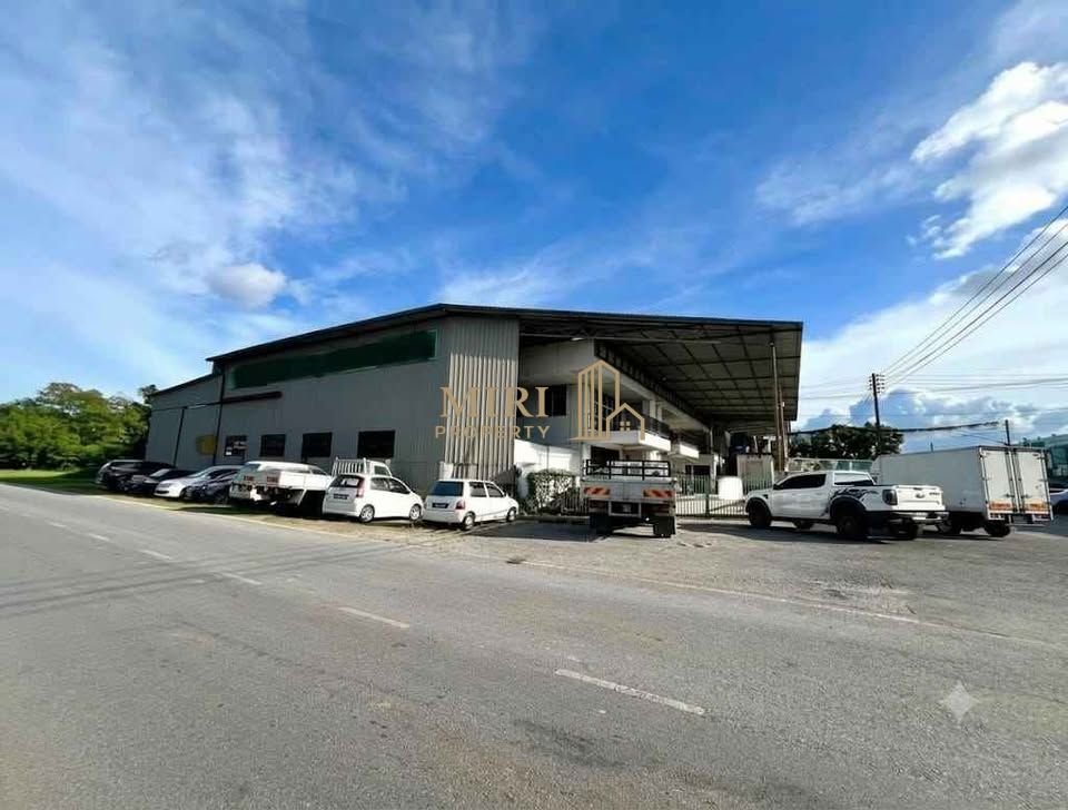 Double Storey Semi Detached Corner Warehouse at Piasau Industrial Area Miri 6