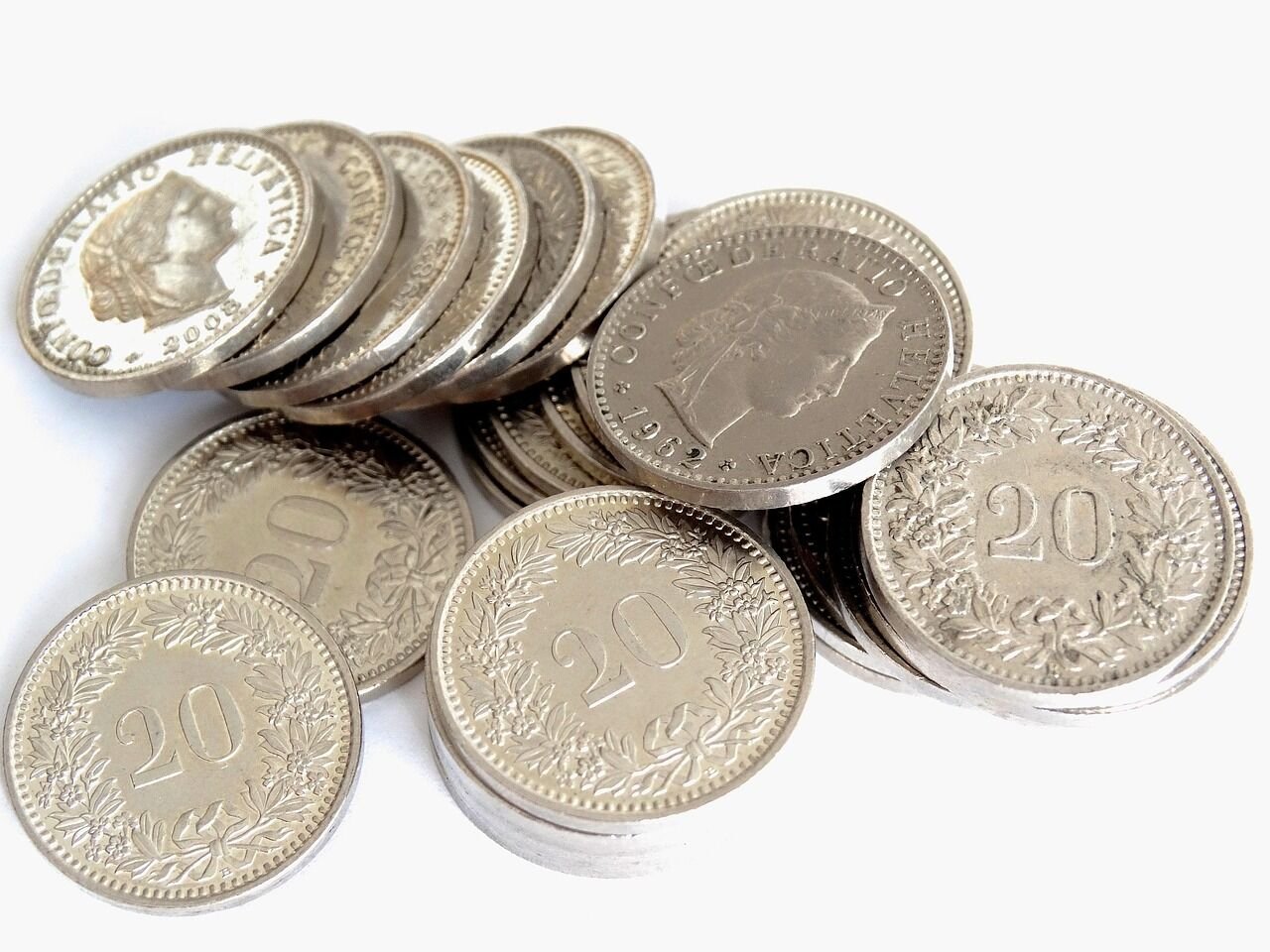 How Young Malaysians Can Build an Emergency Fund After Their First Salary 1 How Young Malaysians Can Build an Emergency Fund After Their First Salary