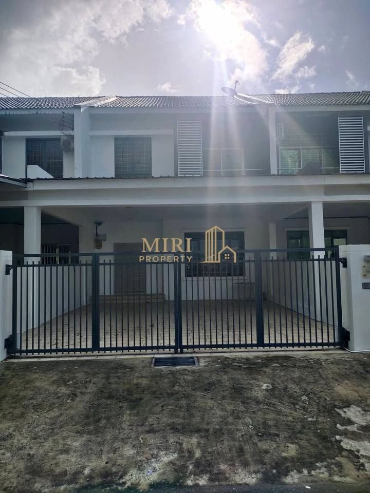 5 Bedrooms 3 Bathrooms 2 Storey Terrace House For Rent At Curtin Water Senadin Miri House For Rent 3 1