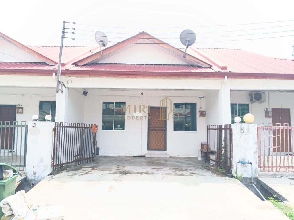3 Bedroom 1 Bathrooms Single Storey Terrace House For Rent At Jalan Cahaya Lopeng Miri For Rent 11