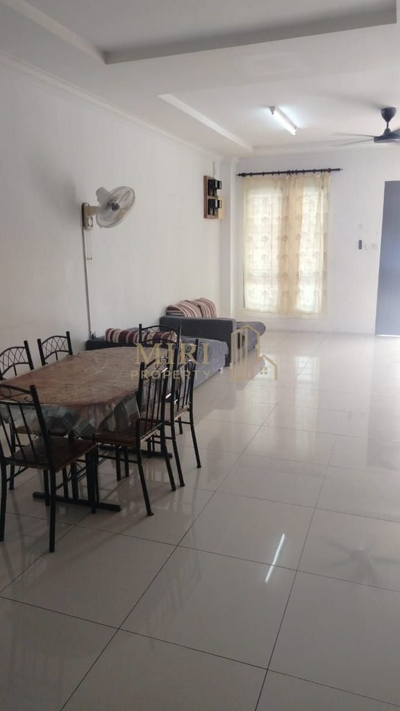 4 Bedrooms 3 Bathrooms 2 Storey Terrace House For Rent At Senadin Miri House For Rent 2