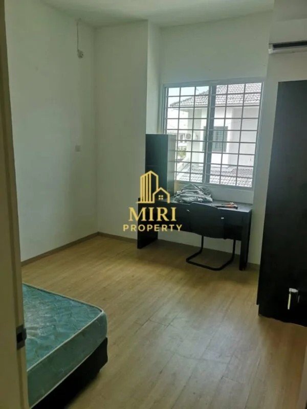 5 Bedrooms 3 Bathrooms 2 Storey Terrace House For Rent At Curtin Water Senadin Miri House For Rent 10 8